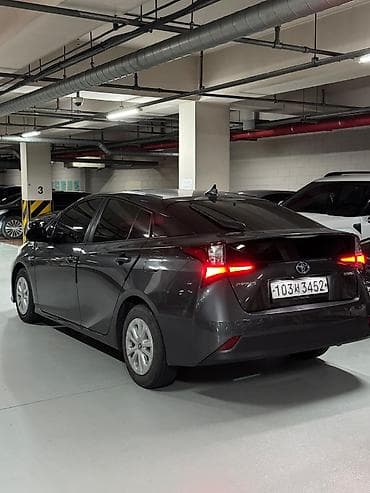 Унаа: Toyota Prius: 2019 г., 1.8 л, Гибрид, Хетчбек — 3