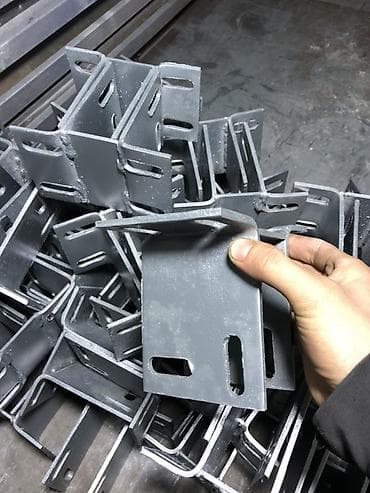 боковой отбойник: КРОНШТЕЙН ДЛЯ ФАСАДНОГО ОСТЕКЛЕНИЯ - Материал: листовая сталь — 6