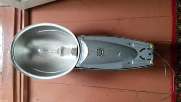 светильники направленного света: Продаю прожектор, мощность 250wt, есть сменные лампы — 1