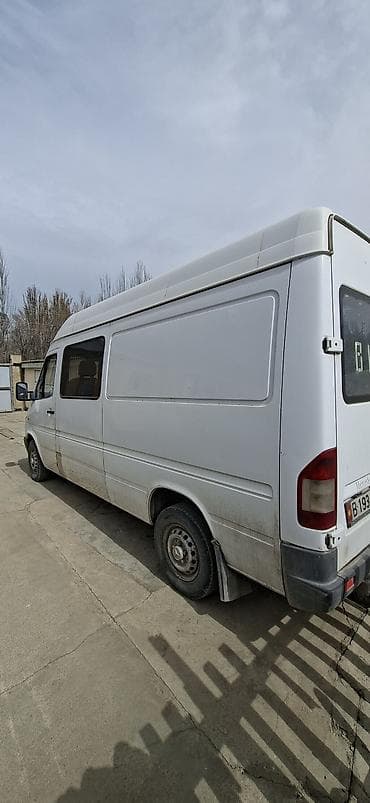 Жеңил жүк ташуучу унаа, Mercedes-Benz — 4