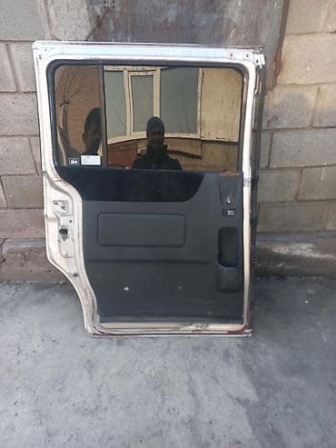 Дверь Задняя правая Honda