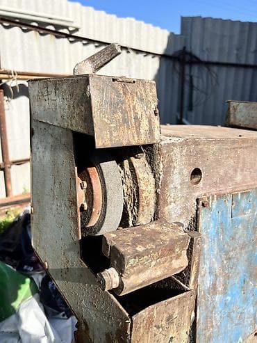 на металл: Станок точильно-шлифовальный СССР промышленный - Массивная станина с — 2