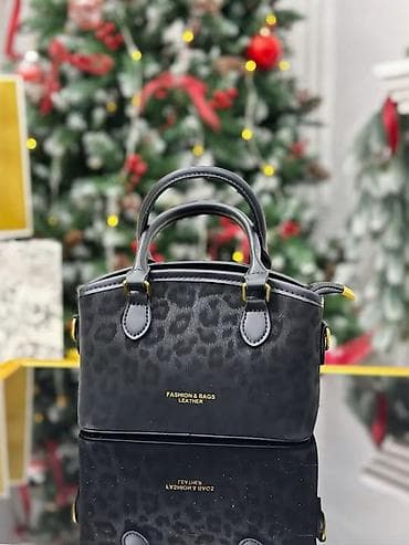 Сумка женская компактная, черная, с леопардовым тиснением. Корпус at lalafo.kg Сумка женская компактная, черная, с леопардовым тиснением. Корпус