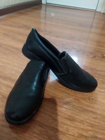 Продам новые школьные туфли, 33 размер