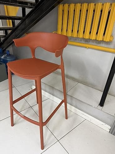 Барный стул, Пластик