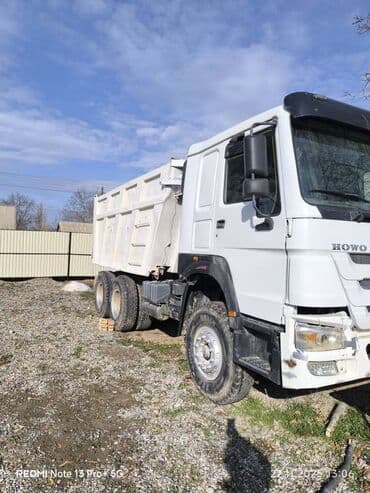 магнитола с выдвижным экраном: Кузов бортовой Howo, Б/у — 3