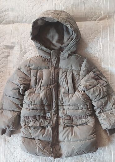 куртка подростковая зимняя: Качественные куртки б/у на мальчика: Серая зимняя очень тёплая куртка — 1
