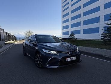 Toyota Camry: 2021 г., 2.5 л, Автомат, Гибрид, Седан