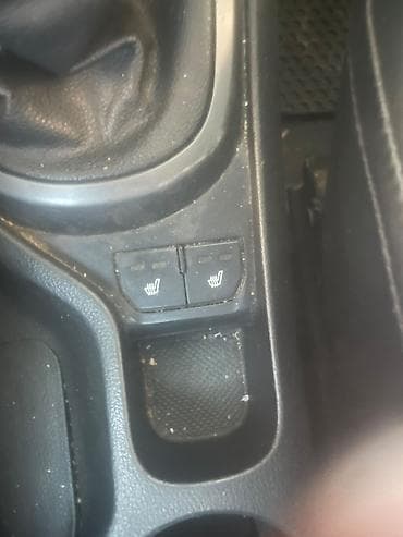 Унаа сатуу: Kia Rio: 2012 г., 1.6 л, Кол менен иштөөчү, Бензин, Седан — 9