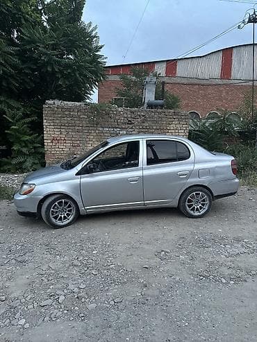 степ эреф 1: Toyota Echo: 2000 г., 1.5 л, Кол менен иштөөчү, Бензин, Седан — 5