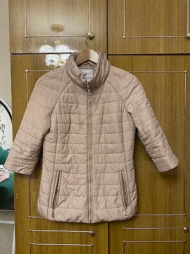 Бежевая куртка на осень весна, Турецкого производства рукава съемные at lalafo.kg Бежевая куртка на осень весна, Турецкого производства рукава съемные