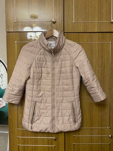 куртки осение: Бежевая куртка на осень весна, Турецкого производства рукава съемные — 1