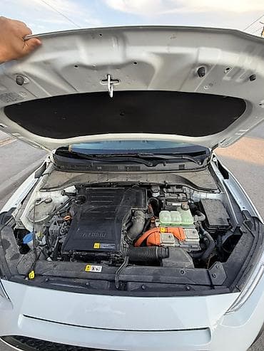 коробка сатылат: Toyota Corolla: 1999 г., 1.6 л, Кол менен иштөөчү, Бензин, Лифтбек — 10