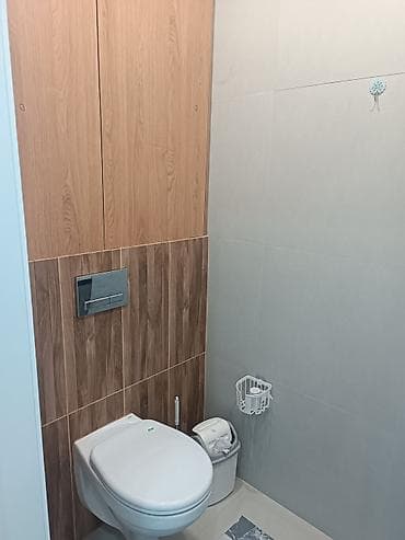 2 комнат квартиранын 1 комнатасы берилет.(кыздарга). Адрес: Кок-жар
