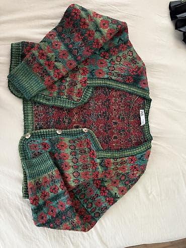 красная платье: Продаю вещи по 200-300 сом в хорошем состоянии — 1