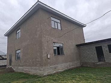 с хранения: Продаётся двухэтажный частный дом с огороженным участком. Основные — 4