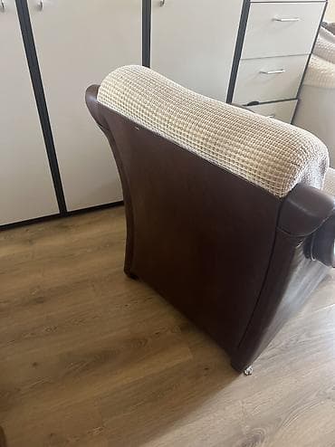 перетяжка кресло: Продаётся кресло Комбинированная обивка: кожа + ткань. Состояние — 3