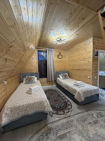 стол для парикмахера: Гостиница a-frame день ночь сутки в г Каракол ! Чисто и Уютно,свежий — 3