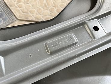 крыло: Крыло Переднее правое Toyota, 2015 г., Б/у, Оригинал — 9