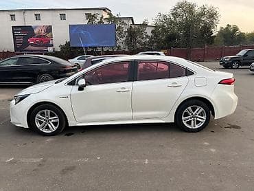 dodge ram 3.5: Toyota Corolla: 2020 г., 1.8 л, Гибрид, Седан — 4