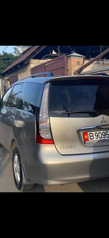 авто в рассрочку без банка без первоначального взноса в бишкеке: Mitsubishi Grandis: 2010 г., 2.4 л, Автомат, Бензиновая, Минивэн — 10