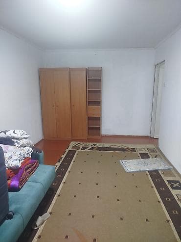 бассейн большой: Сдаётся просторная комната в квартире. Описание: - Светлая комната — 3