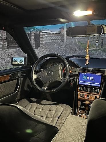 Mercedes-Benz W124: 1995 г., 3.2 л, Автомат, Бензин, Седан — 10