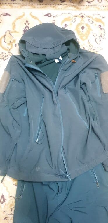 военные пилотки: Тактический костюм. Куртка, брюки, кепка. Цвет; Хаки. Состояние — 3