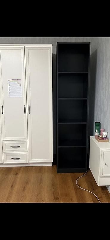 спалный мебел: Спальный гарнитур, Б/у, Шкаф, МДФ, цвет - Белый — 2