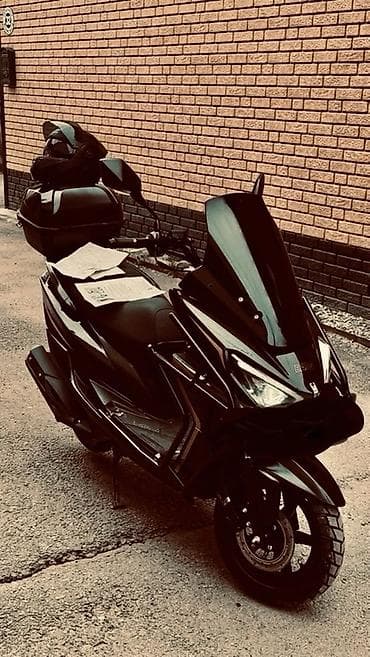 Макси-скутер 150 куб. см, Бензин, Б/у
