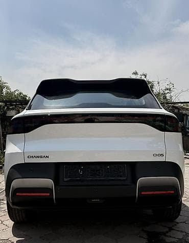 спойдер: Changan Qiyuan Q05: 2026 г., Электромобиль, Кроссовер — 2