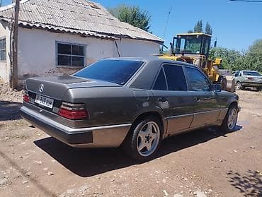 Унаа: Mercedes-Benz W124: 1989 г., 2.3 л, Кол менен иштөөчү, Бензин, Седан — 2