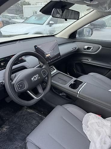 byd e7: Changan Qiyuan Q05: 2026 г., Электромобиль, Кроссовер — 5