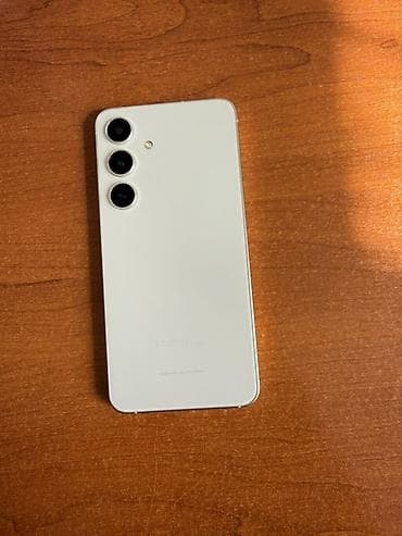 Samsung Galaxy S24, Б/у, 256 ГБ, цвет - Серебристый, 1 SIM, 2 SIM, eSIM at lalafo.kg Samsung Galaxy S24, Б/у, 256 ГБ, цвет - Серебристый, 1 SIM, 2 SIM, eSIM