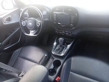 kia: Kia — салон и интерьер автомобиля. - Современная мультимедийная — 1