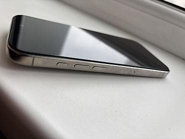 apple display: IPhone 16 Pro, 256 ГБ — 5