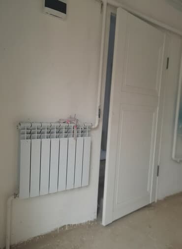 продаю дом в джале: 3 комнаталу времянка берилет без хозяина,душ-туалет ичинде,баардык — 1