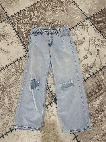 шерстяные брюки: Джинсы прямого кроя, классическая посадка на талии. Несколько — 4