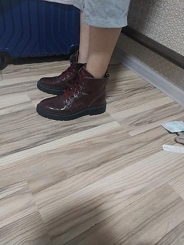 real techniques: Ботинки, 40, Dr. Martens, Б/у, цвет - Черный — 5