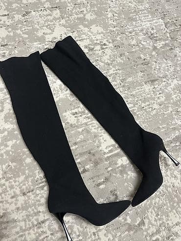 Продаю Ботфорты Выше колен, сидят шикарно. Носила 3 раза, покупала