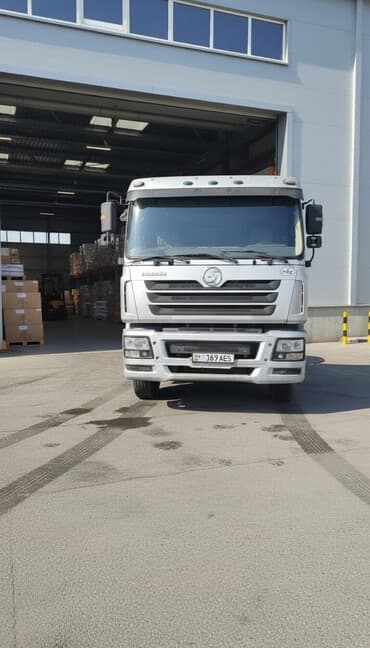 Самосвал Shacman (Shaanxi) 6x4 Характеристики и особенности: -