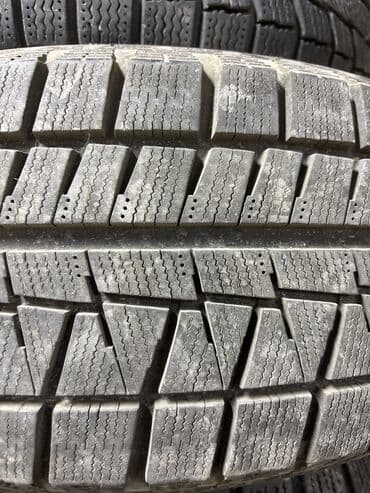 шинный: Одно колесо бронированная чтоли не пойму, сильно твердая шина, одно — 1