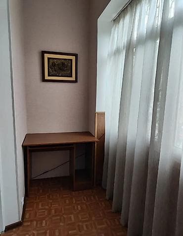 Бөлмөлөр: 2 бөлмө, Менчик ээси, Чогуу жашоосу жок, Толугу менен эмереги бар — 8