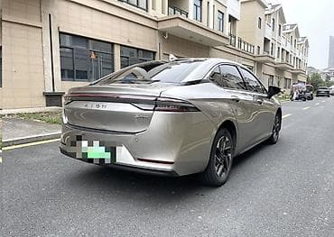 BYD : 2023 г., Электромобиль, Лифтбек