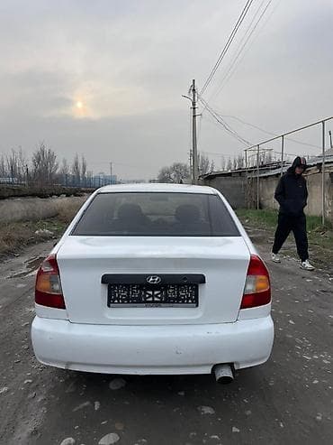 Унаа сатуу: Hyundai Accent: 1999 г., Кол менен иштөөчү, Бензин, Седан — 4