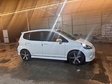 хентай аванте: Honda Fit: 2002 г., 1.3 л, Автомат, Бензин, Хэтчбэк — 5