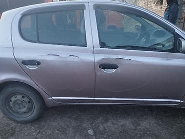 Toyota: Toyota Vitz: 2000 г., 1 л, Вариатор, Бензин — 3