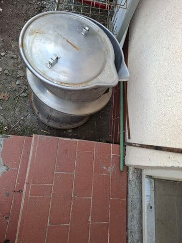 Продаюб.у. срочно емкость н/ж5тыс.сом,метал кровати сетка,бочку,шкаф
