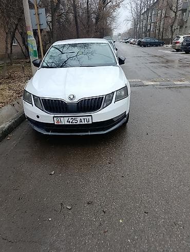 машина продажа бишкек: Седан белого цвета. Основные характеристики: - Кузов: 4-дверный — 7