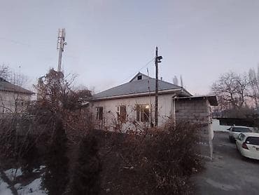 Үйлөрдү ижарага берүү: Продаётся одноэтажный дом с участком. 90кв.м Характеристики: - — 2